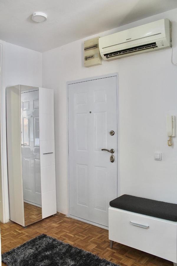 Ramonda - New Belgrade Apartman Kültér fotó